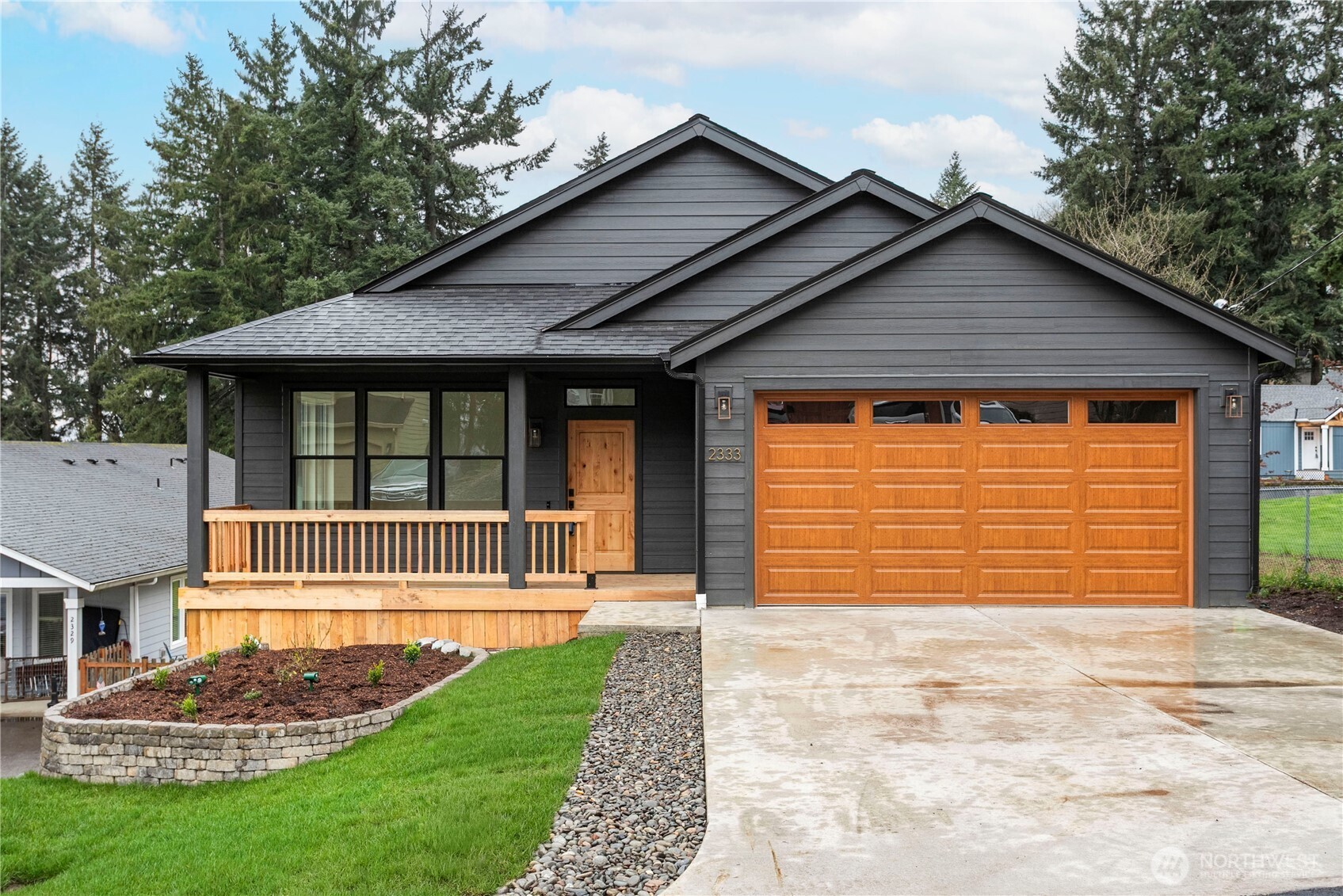 2333 West Castleman Street Longview, WA 98632 - Photo 3 of 39