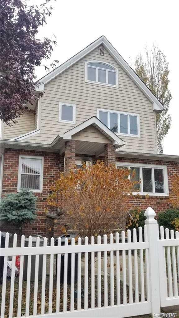 150-38 17th Road, Unit 2F Queens, NY 11357 - Photo 1 of 1