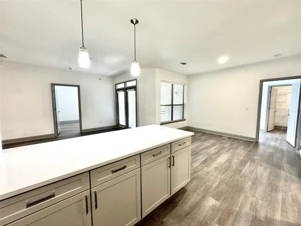 $2,113 | 3333 Weslayan Street, Unit 2402, Houston, TX 77027