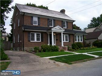 635 Crestview Road Philadelphia, PA 19128 - Photo 3 of 11 Exterior Front