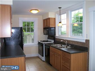 635 Crestview Road Philadelphia, PA 19128 - Photo 7 of 11 Kitchen