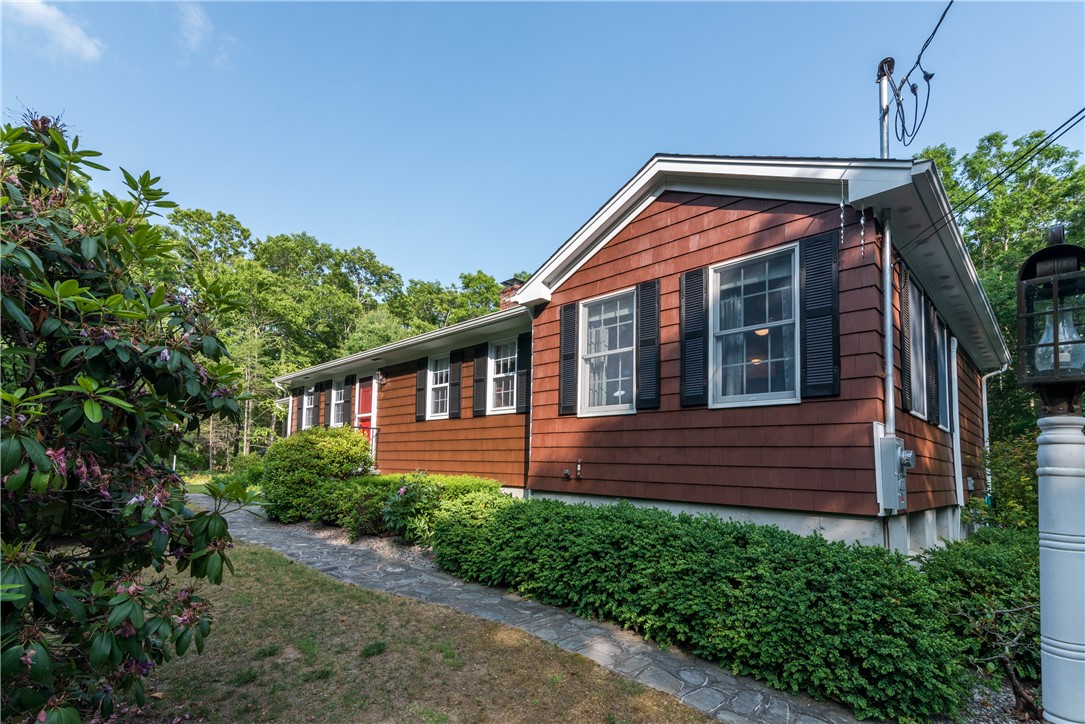 20 Watchaug Lane Charlestown, RI 02813 - Photo 4 of 42