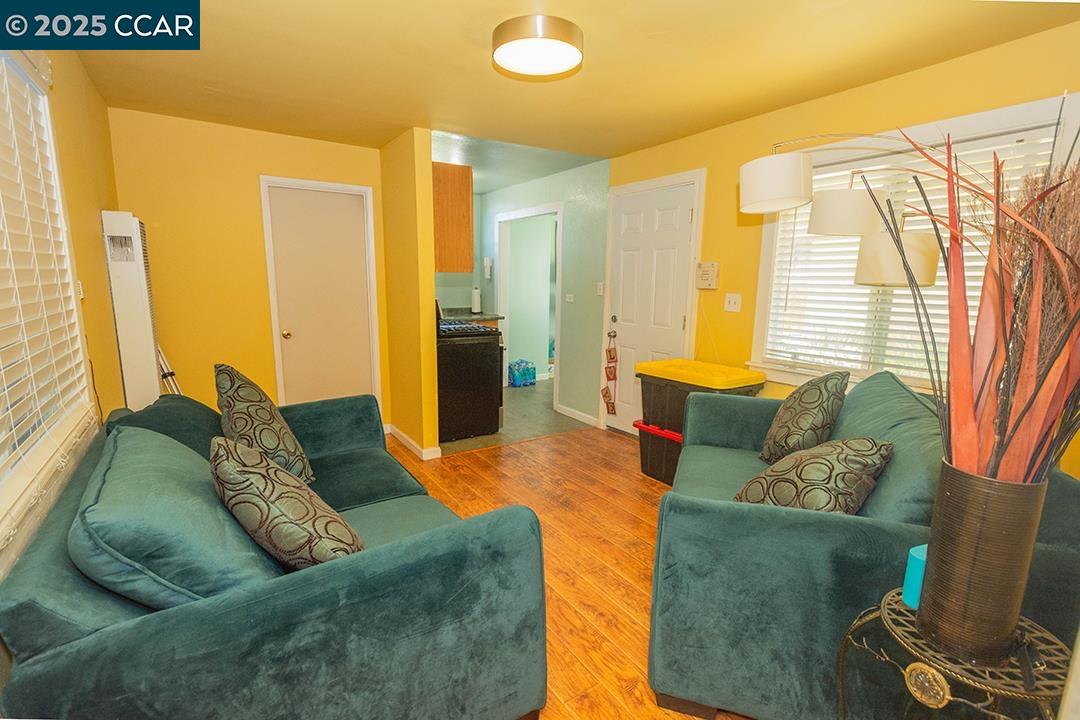 2007 57th Avenue Oakland, CA 94621 - Photo 23 of 33