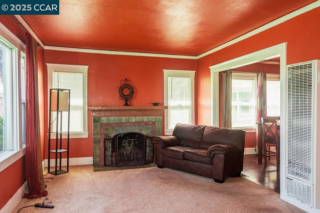 2007 57th Avenue Oakland, CA 94621 - Photo 3 of 33