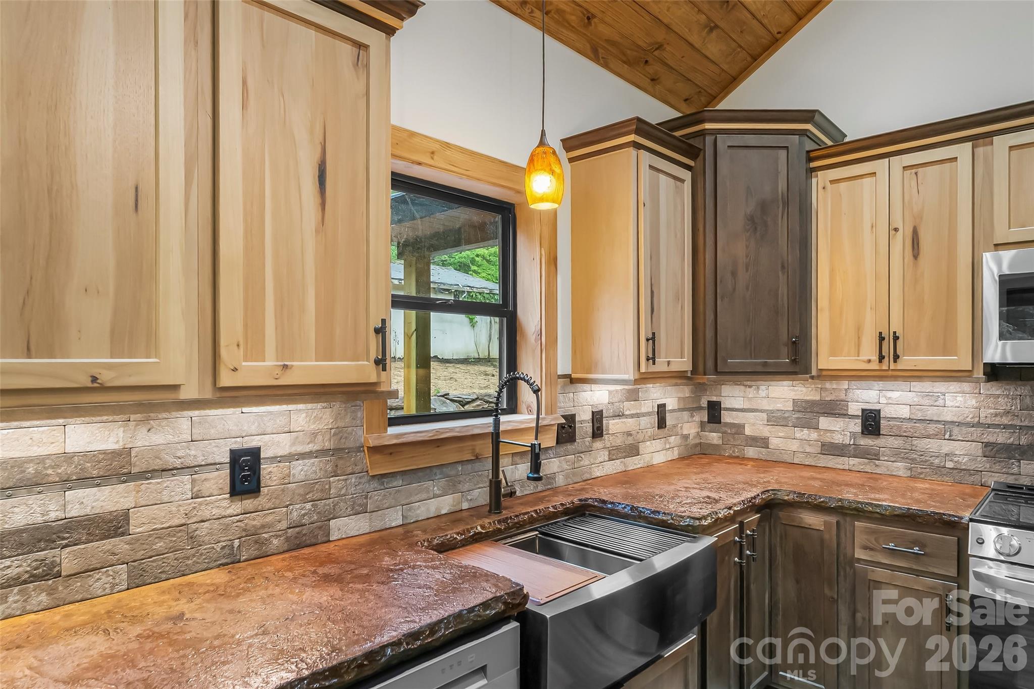 1737 Newfound Road Leicester, NC 28748 - Photo 18 of 47
