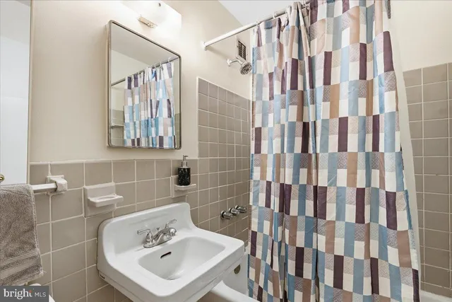 $1,800 | 1111 Arlington Boulevard, Unit 801, Arlington, VA 22209