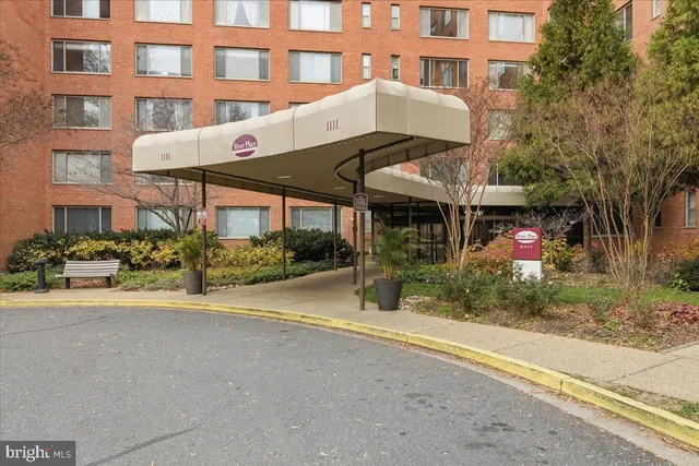 $1,800 | 1111 Arlington Boulevard, Unit 801, Arlington, VA 22209