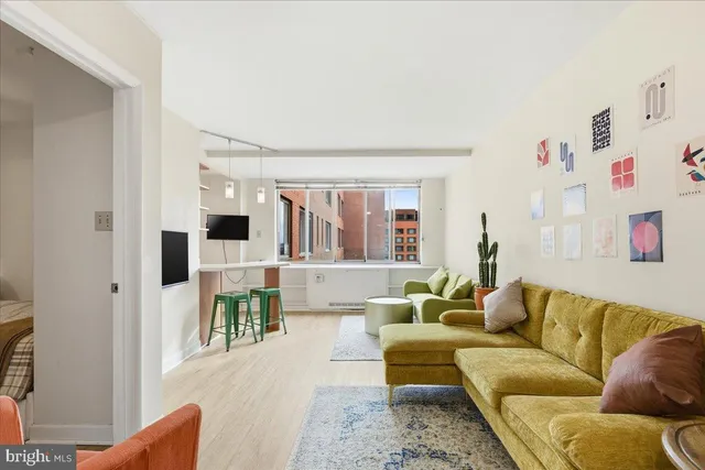 $1,800 | 1111 Arlington Boulevard, Unit 801, Arlington, VA 22209