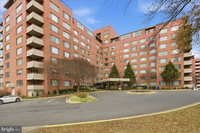 $1,800 | 1111 Arlington Boulevard, Unit 801, Arlington, VA 22209