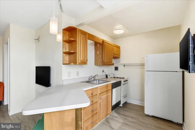 $1,800 | 1111 Arlington Boulevard, Unit 801, Arlington, VA 22209