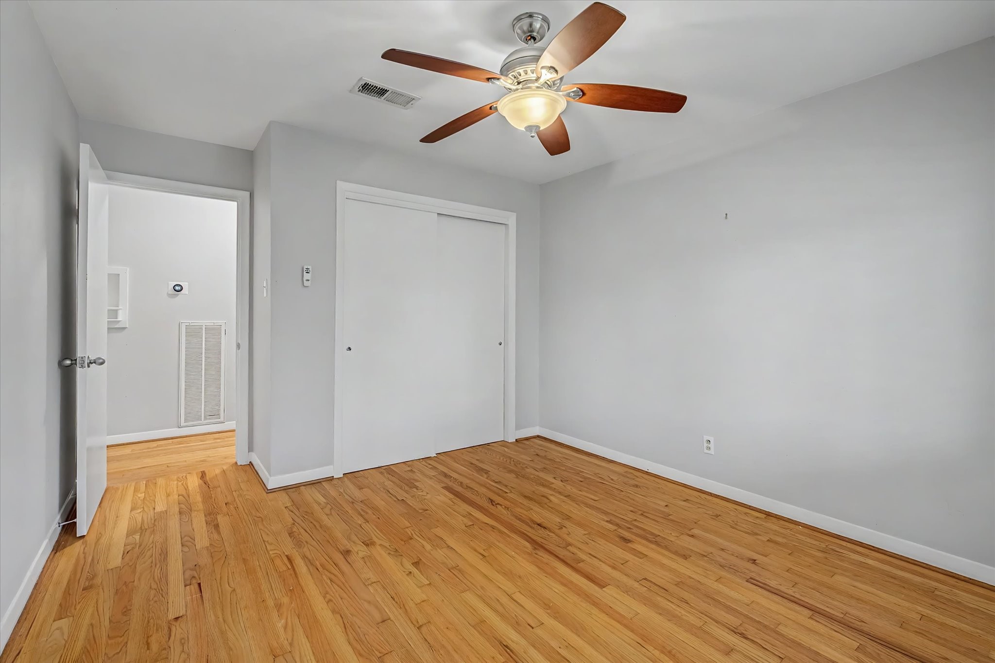 2123 Ridgecrest Drive Houston, TX 77055 - Photo 33 of 44