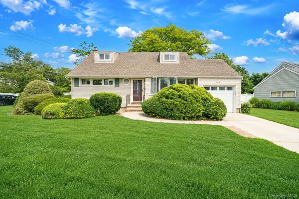 $699,999 | 2055 Alan Drive, Seaford, NY 11783