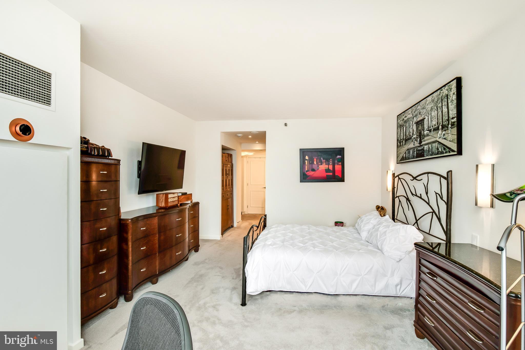 202 West Rittenhouse Square, Unit 2707 Philadelphia, PA 19103 - Photo 22 of 43 Master Bedroom