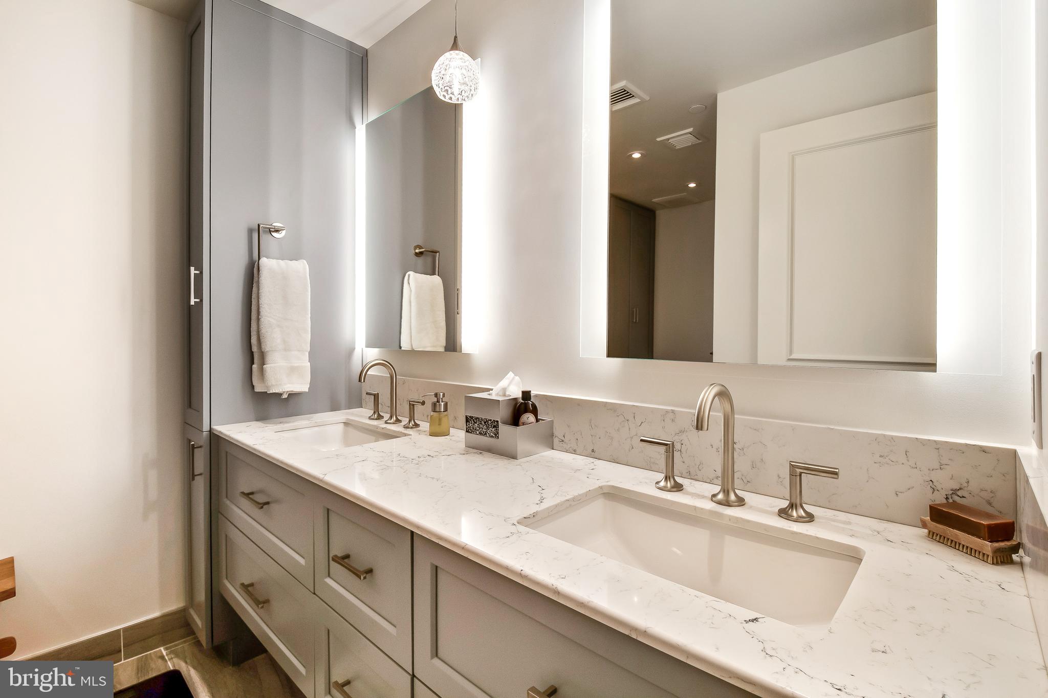 202 West Rittenhouse Square, Unit 2707 Philadelphia, PA 19103 - Photo 26 of 43 Completely Renovated Master Bath