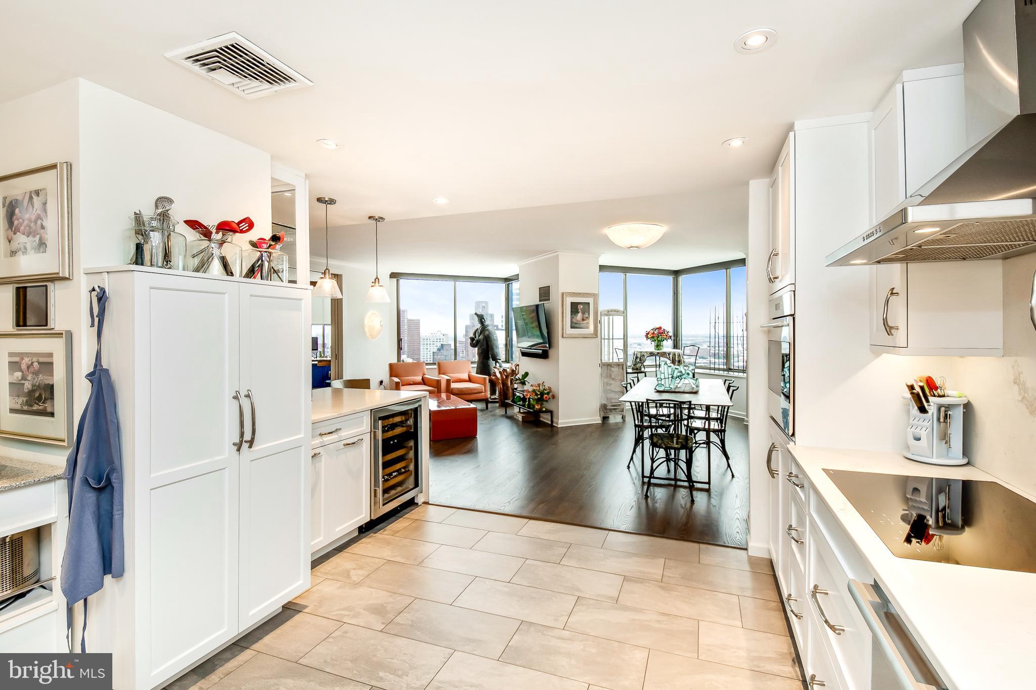 202 West Rittenhouse Square, Unit 2707 Philadelphia, PA 19103 - Photo 9 of 43 Beautifully Renovated Open & Bright Kitchen