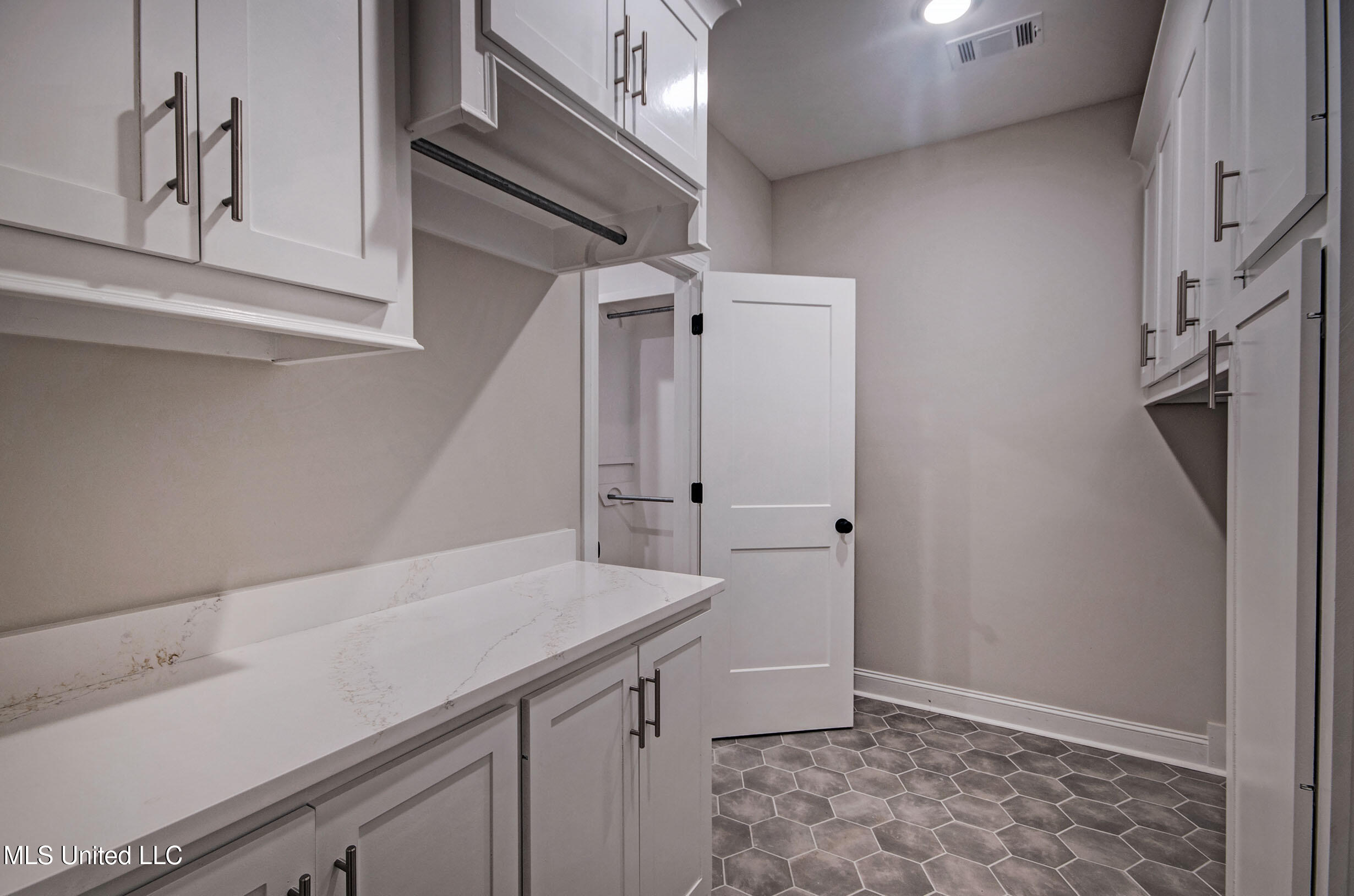 117 Southern Oak Way Canton, MS 39046 - Photo 13 of 24 IMGP1446_7_8