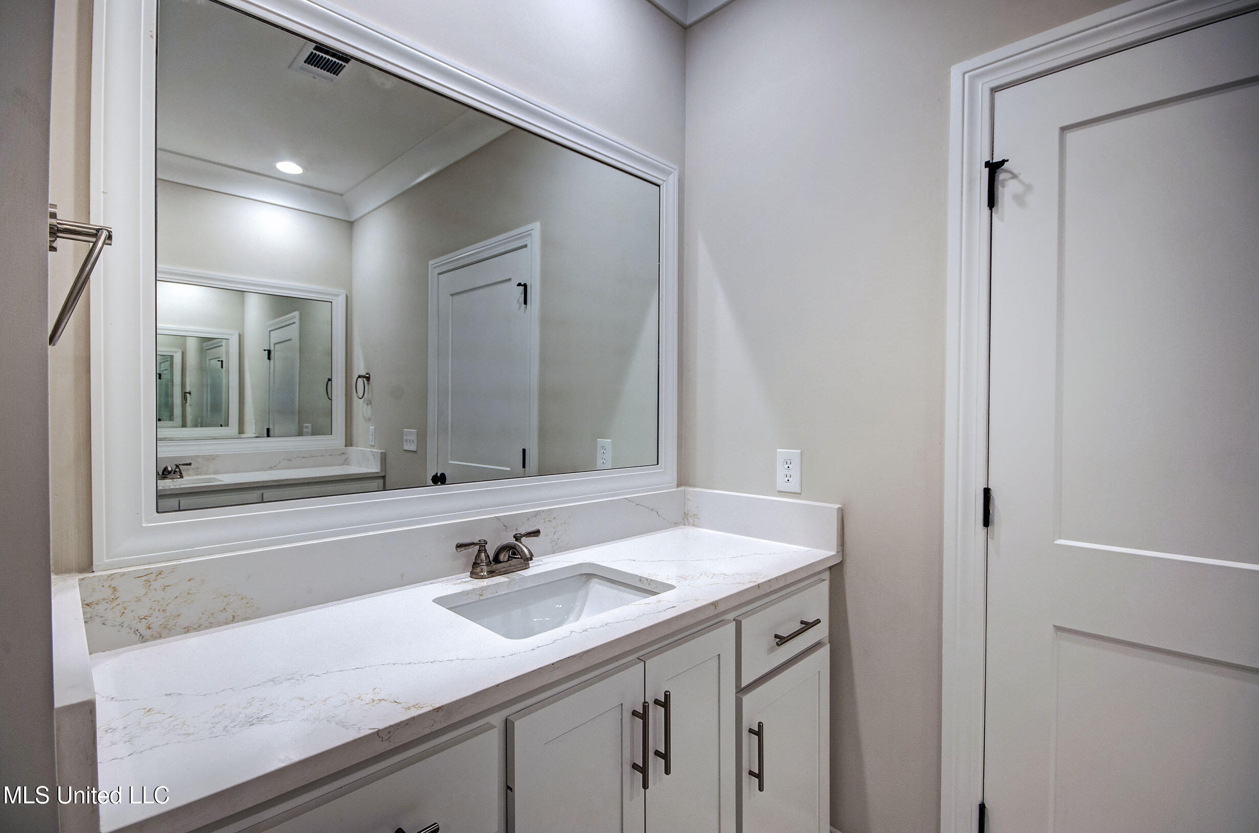 117 Southern Oak Way Canton, MS 39046 - Photo 17 of 24 IMGP1461_2_3