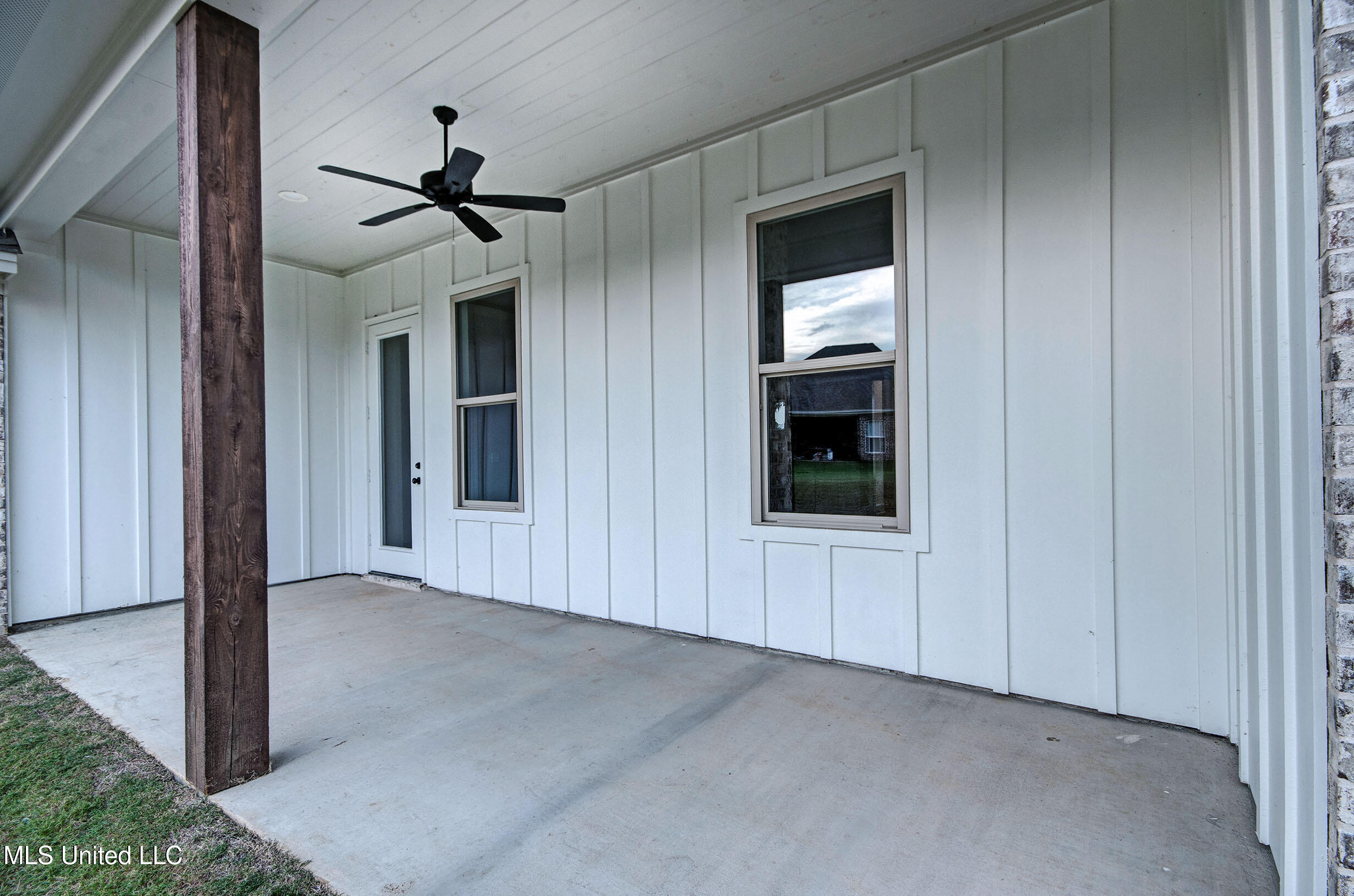 117 Southern Oak Way Canton, MS 39046 - Photo 4 of 24 IMGP1419_20_21