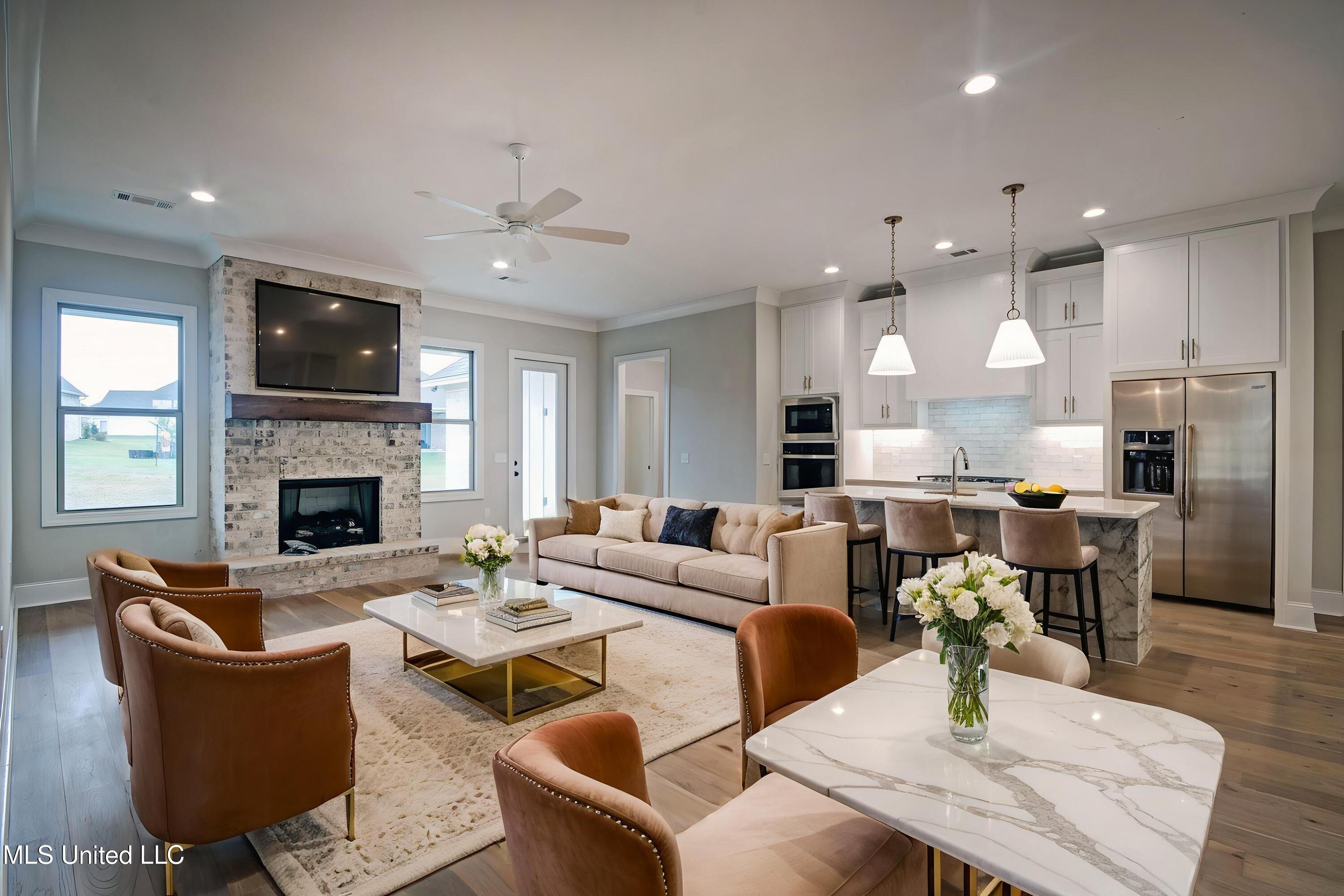 117 Southern Oak Way Canton, MS 39046 - Photo 8 of 24 IMGP1431_2_3 - Living Room - Luxury - 0