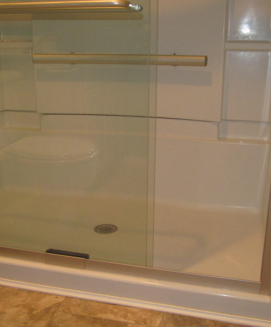 14 Round House Road Bourne, MA 02532 - Photo 11 of 18 a bathroom with a bathtub