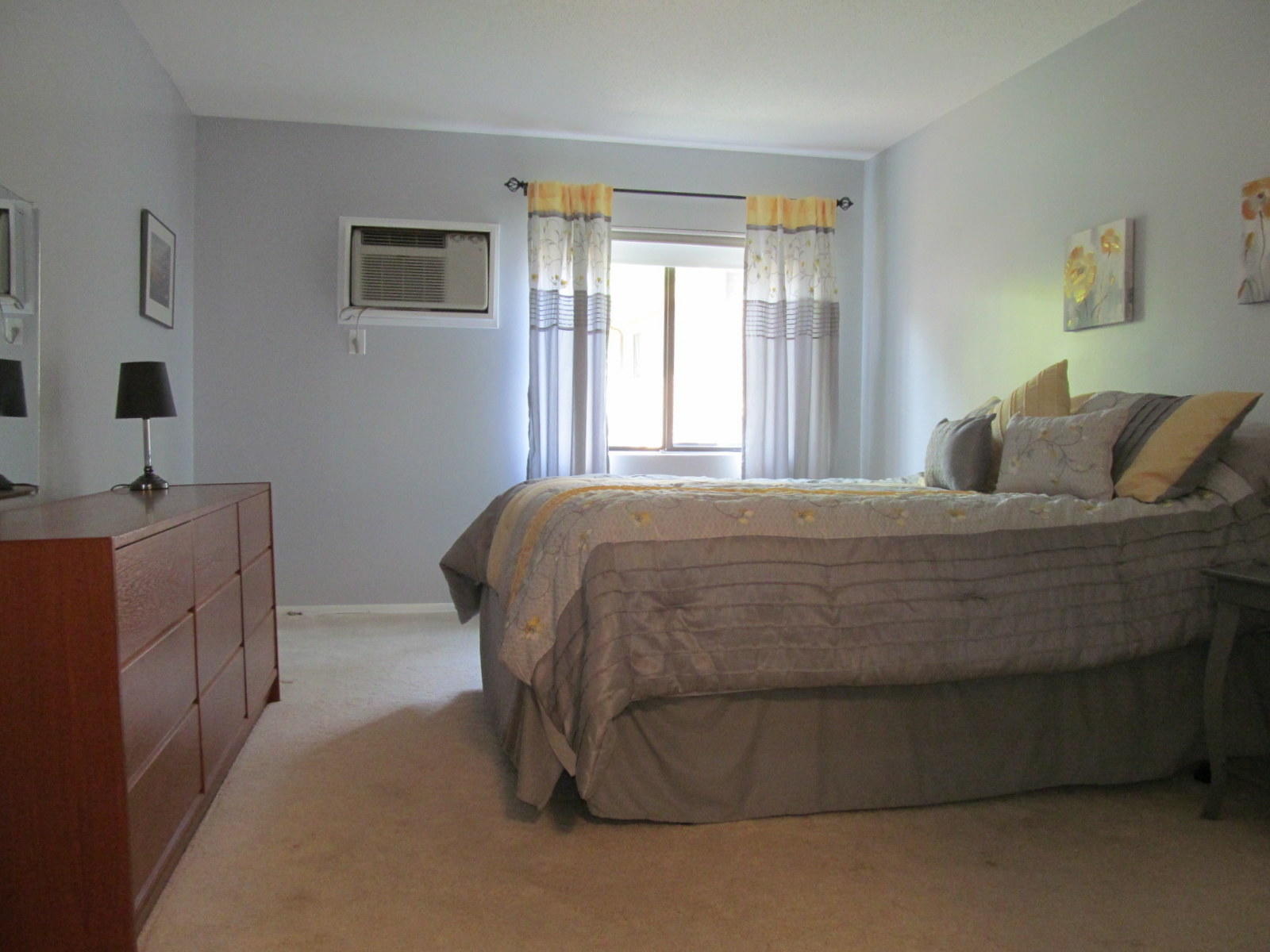 14 Round House Road Bourne, MA 02532 - Photo 9 of 18 a bedroom with a bed and a window