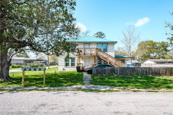 $389,000 | 108 West Barrow Street, Dayton, TX 77535