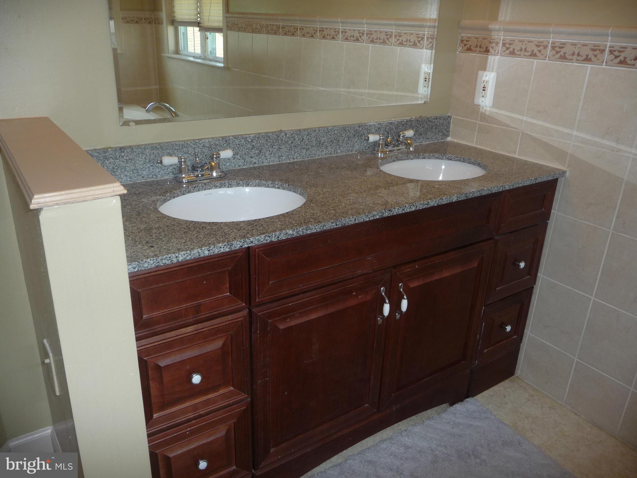 210 Highmeadow Road Reisterstown, MD 21136 - Photo 15 of 24 Bath (Master)