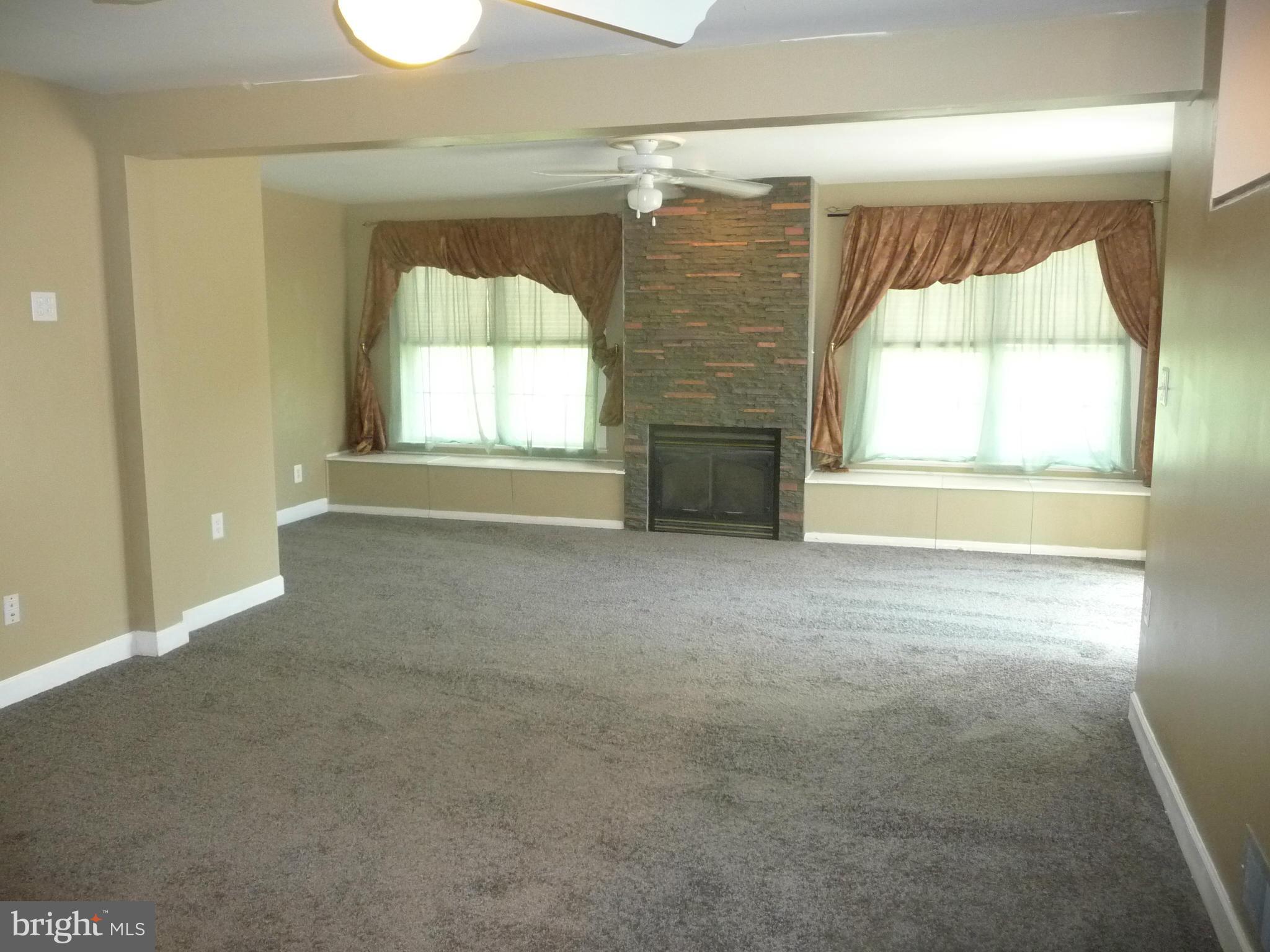 210 Highmeadow Road Reisterstown, MD 21136 - Photo 7 of 24 Living Room