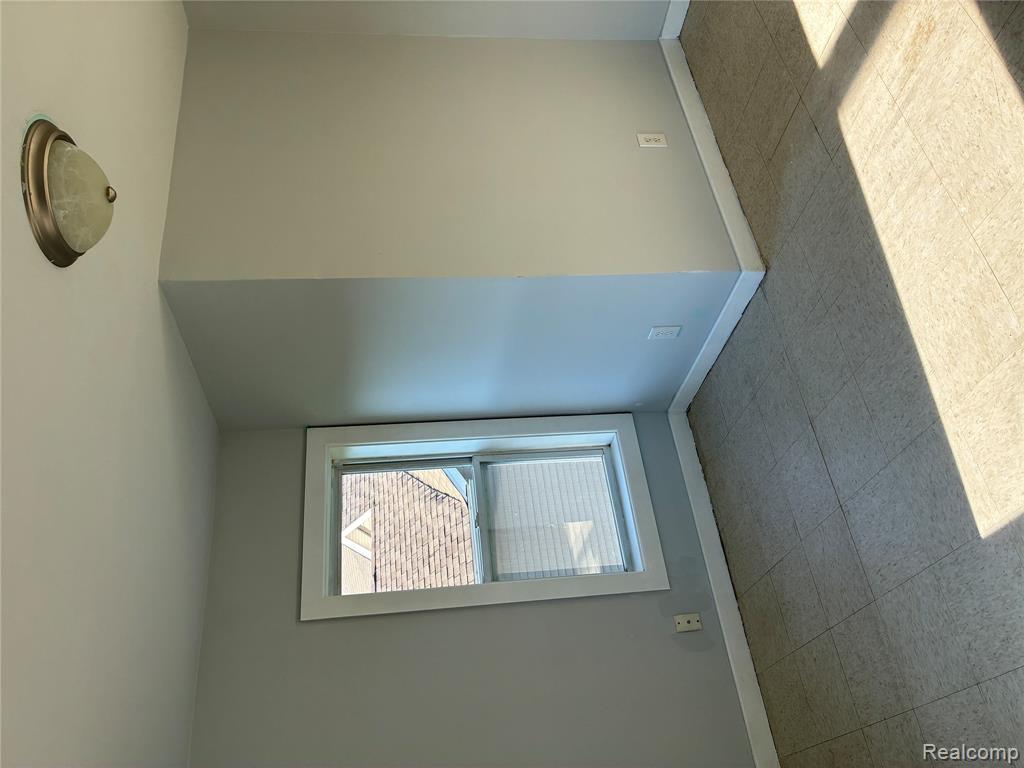 1214 Root Street Flint, MI 48503 - Photo 16 of 34