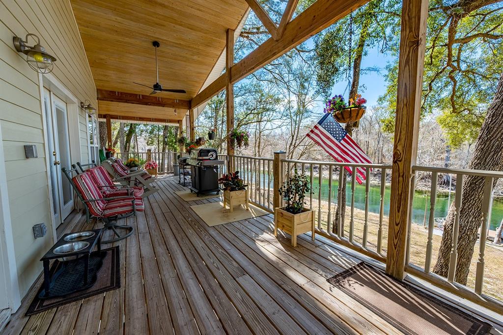 498 Southwest Manatee Terrace Fort White, FL 32038 - Photo 12 of 50 a house view with a seating space