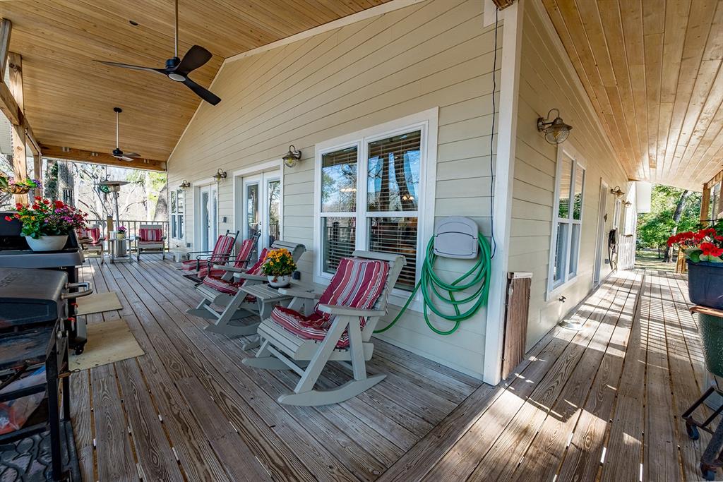 498 Southwest Manatee Terrace Fort White, FL 32038 - Photo 13 of 50 a view of a chairs in a patio
