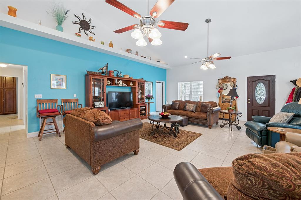 498 Southwest Manatee Terrace Fort White, FL 32038 - Photo 27 of 50 a living room with furniture
