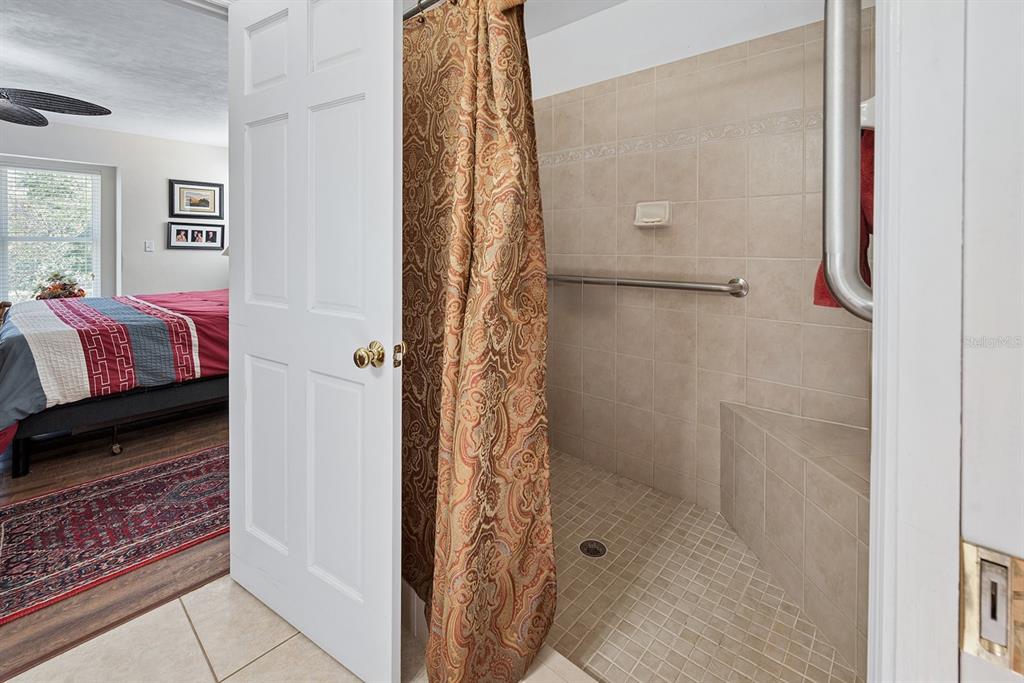 498 Southwest Manatee Terrace Fort White, FL 32038 - Photo 45 of 50 a bathroom with a shower