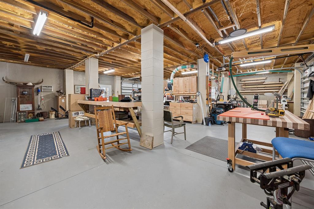 498 Southwest Manatee Terrace Fort White, FL 32038 - Photo 48 of 50 a outdoor space with lots of chairs