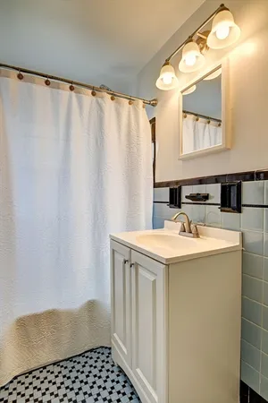 $3,350 | 317 Elmwood Avenue, Quincy, MA 02170