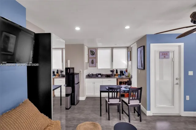 $1,600 | 1033 Northwest 6 Street, Unit COTTAGE, Miami, FL 33136