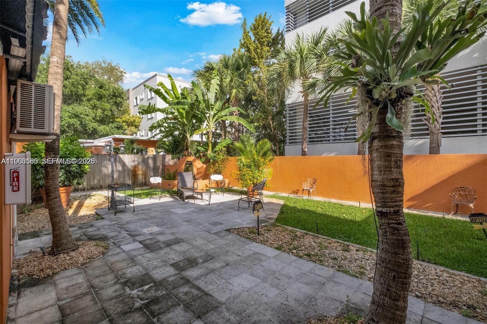 1033 Northwest 6 Street, Unit COTTAGE Miami, FL 33136 - Photo 10 of 12