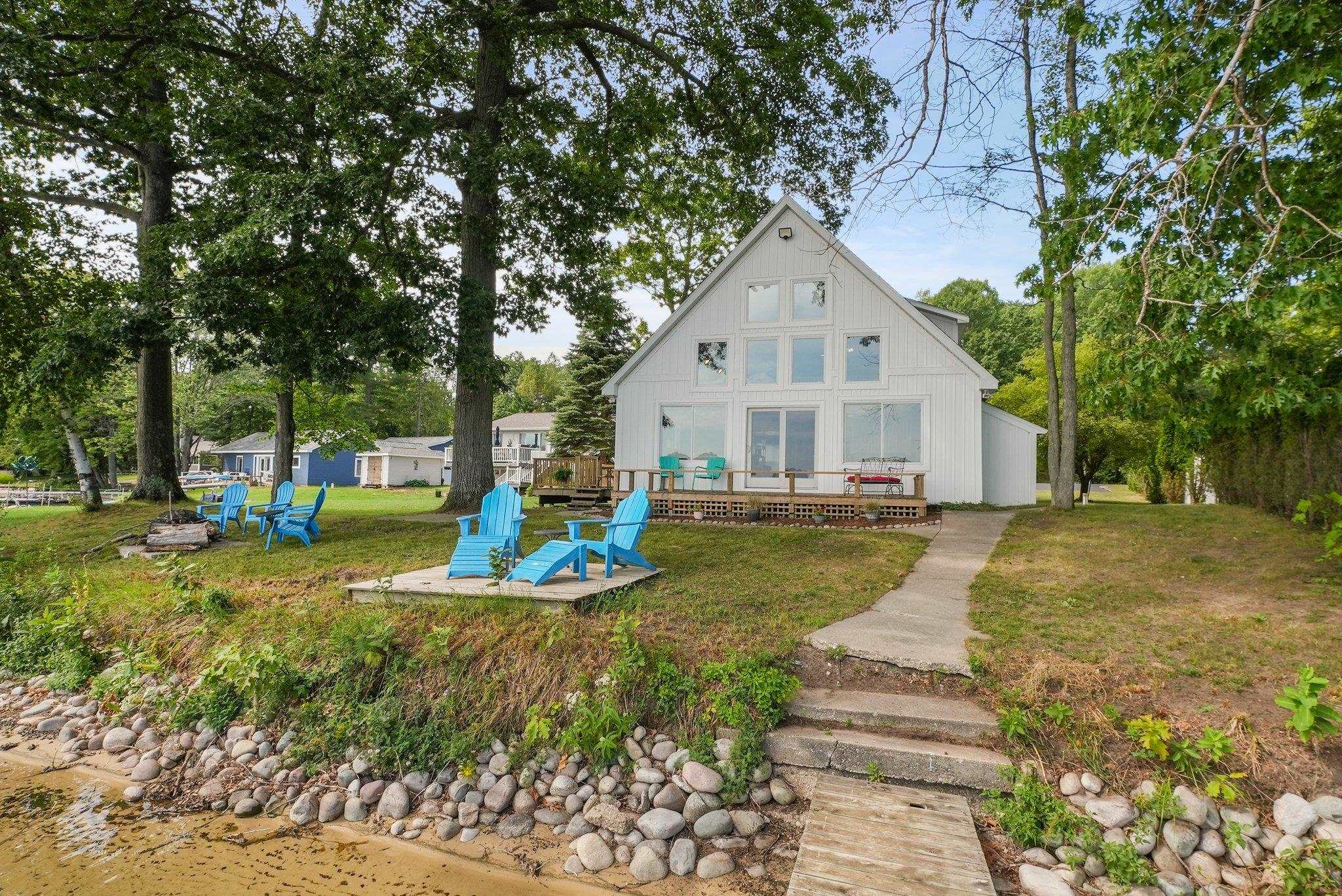 298 Bass Lake Road Traverse City, MI 49685 - Photo 4 of 68 1926620-7b9800e4-2317-4c1e-acea-fa9a274340a4.JPG