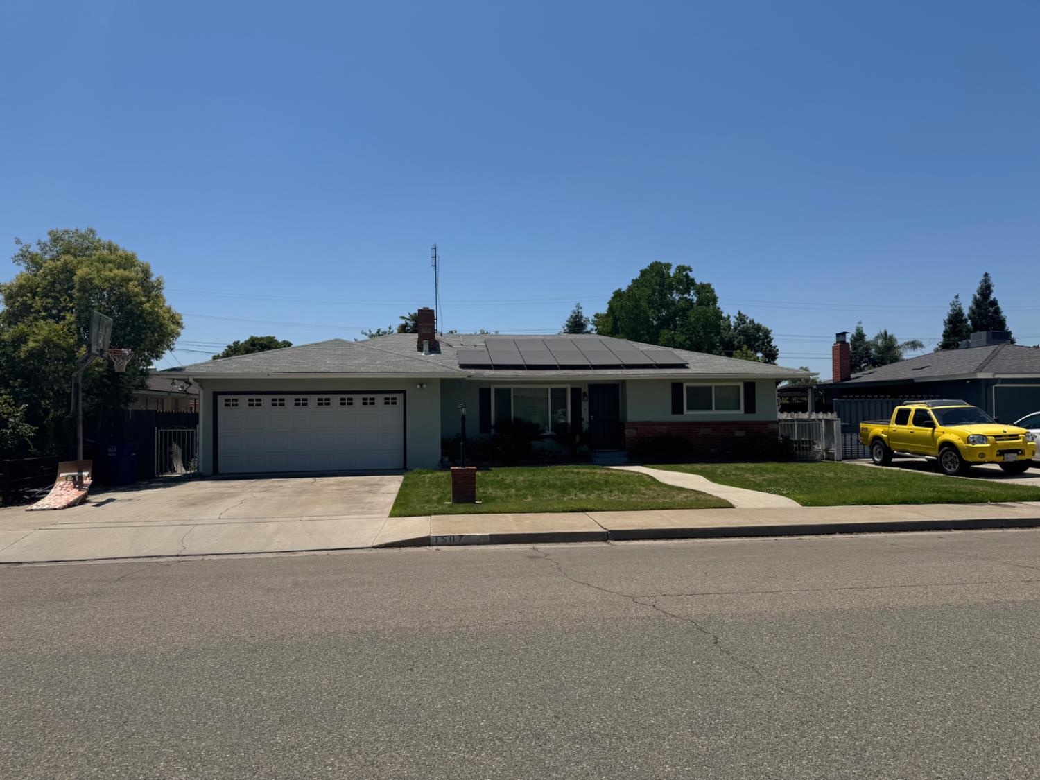 1507 2nd Street Sanger, CA 93657 - Photo 2 of 2