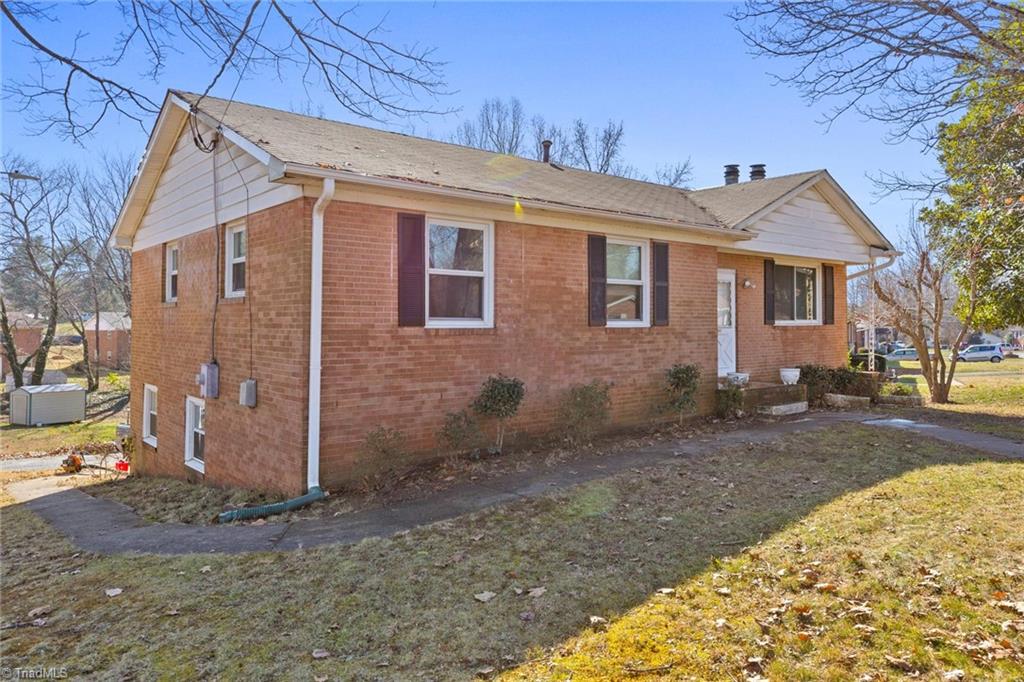 3921 Whitfield Road Winston-Salem, NC 27105 - Photo 2 of 25 Gallery Image 2