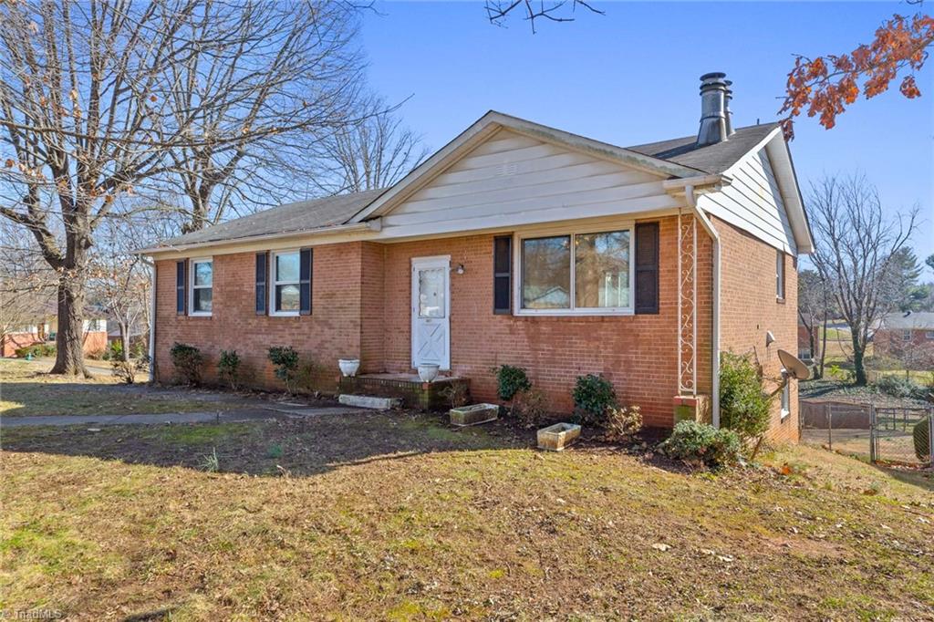 3921 Whitfield Road Winston-Salem, NC 27105 - Photo 3 of 25 Gallery Image 3