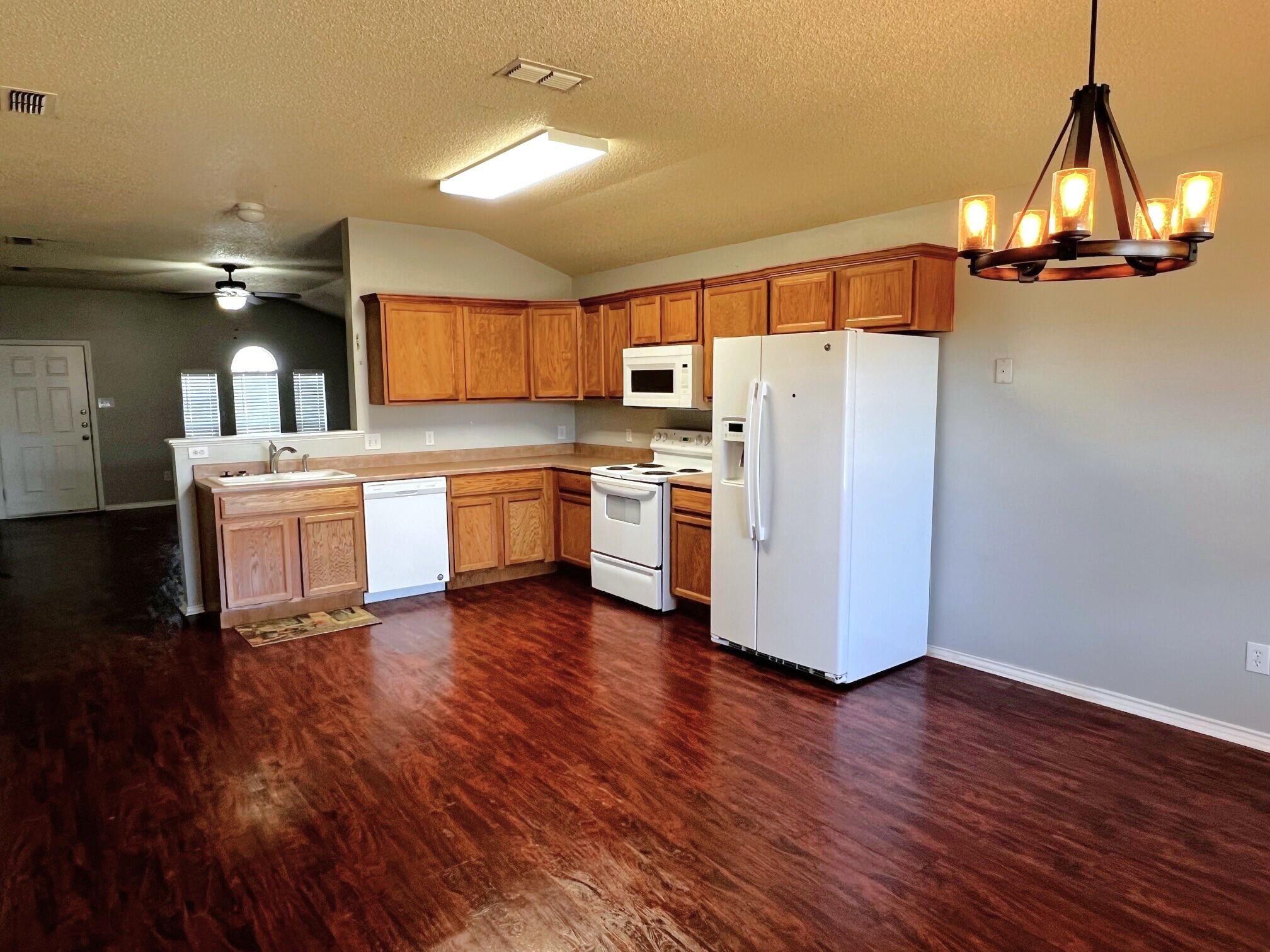6526 91st Street Lubbock, TX 79424 - Photo 2 of 13 12