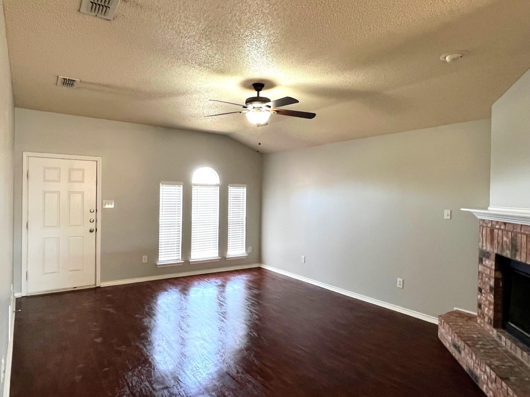 6526 91st Street Lubbock, TX 79424 - Photo 5 of 13 11