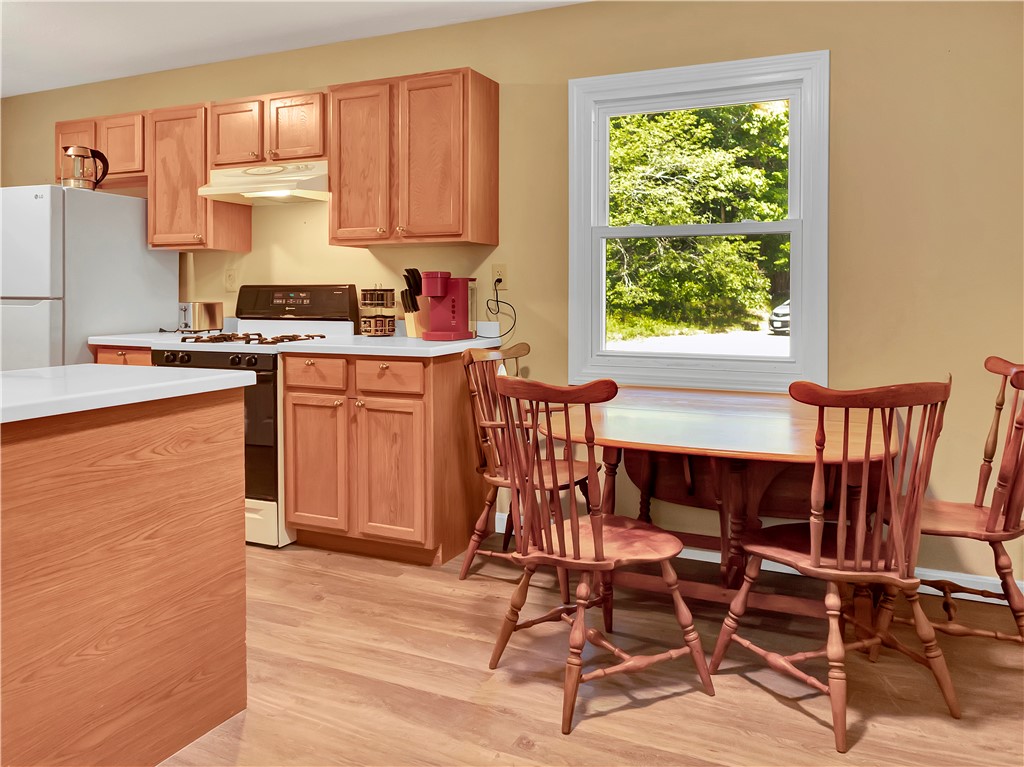 296 Signal Rock Road North Kingstown, RI 02852 - Photo 6 of 15