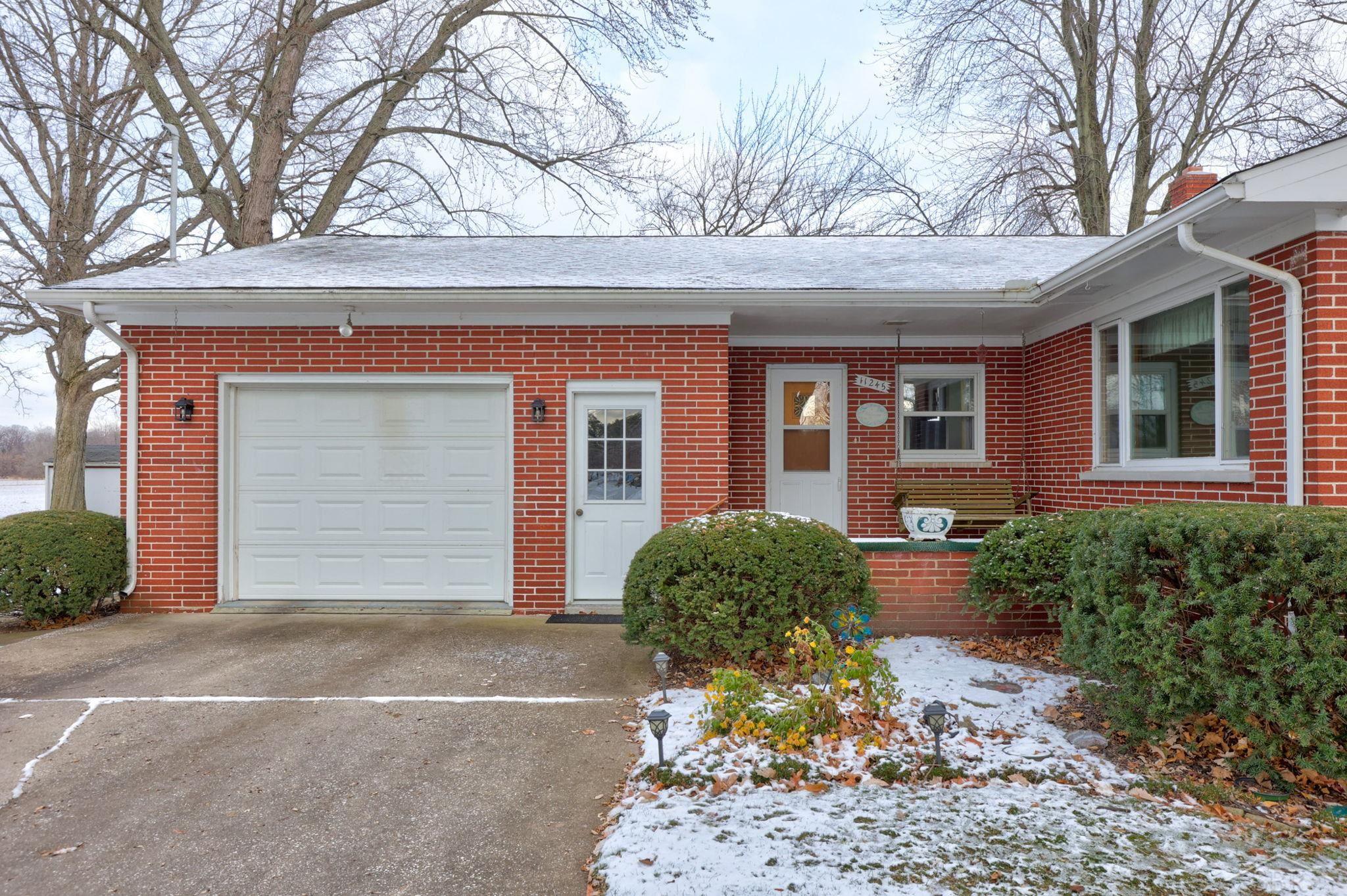 11245 North Evergreen Road Birch Run, MI 48415 - Photo 5 of 61 50129037-81b1f97f-30ee-4cdc-a58d-81fb39eb6cbd.JPG