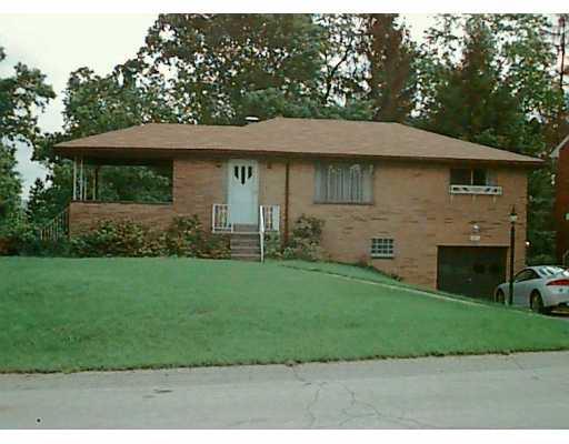 6841 Ridgevue Drive Pittsburgh, PA 15236 - Photo 1 of 3 Gallery Image 1