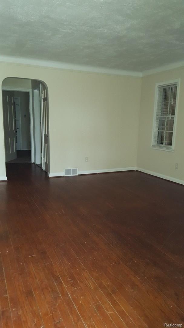 17586 Rutherford Street Detroit, MI 48235 - Photo 3 of 10 large-8.jpg