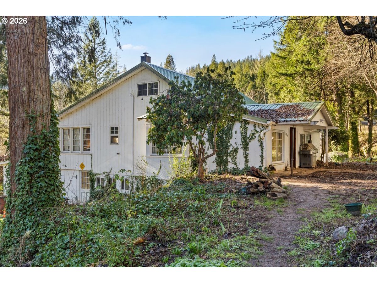 2680 South Umpqua Road Tiller, OR 97484 - Photo 29 of 46
