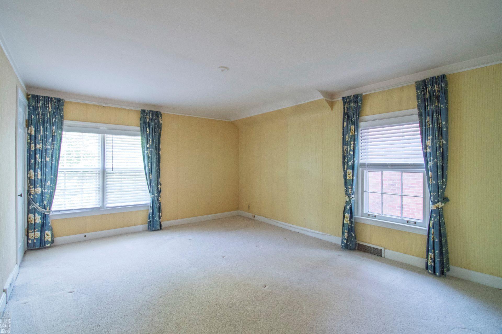 255 Merriweather Road Grosse Pointe, MI 48236 - Photo 17 of 28 50177085-166fda5c-e234-48cb-84f7-8962f62972ea.JPG