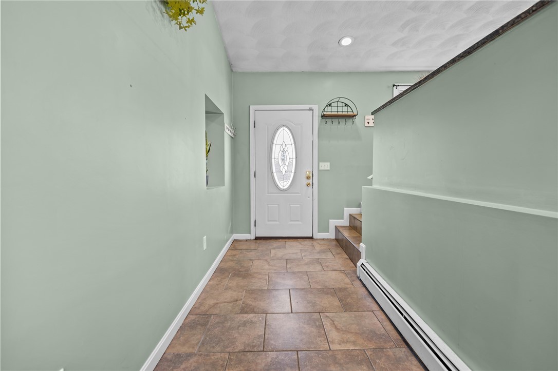 273 Main Street Cranston, RI 02831 - Photo 7 of 41